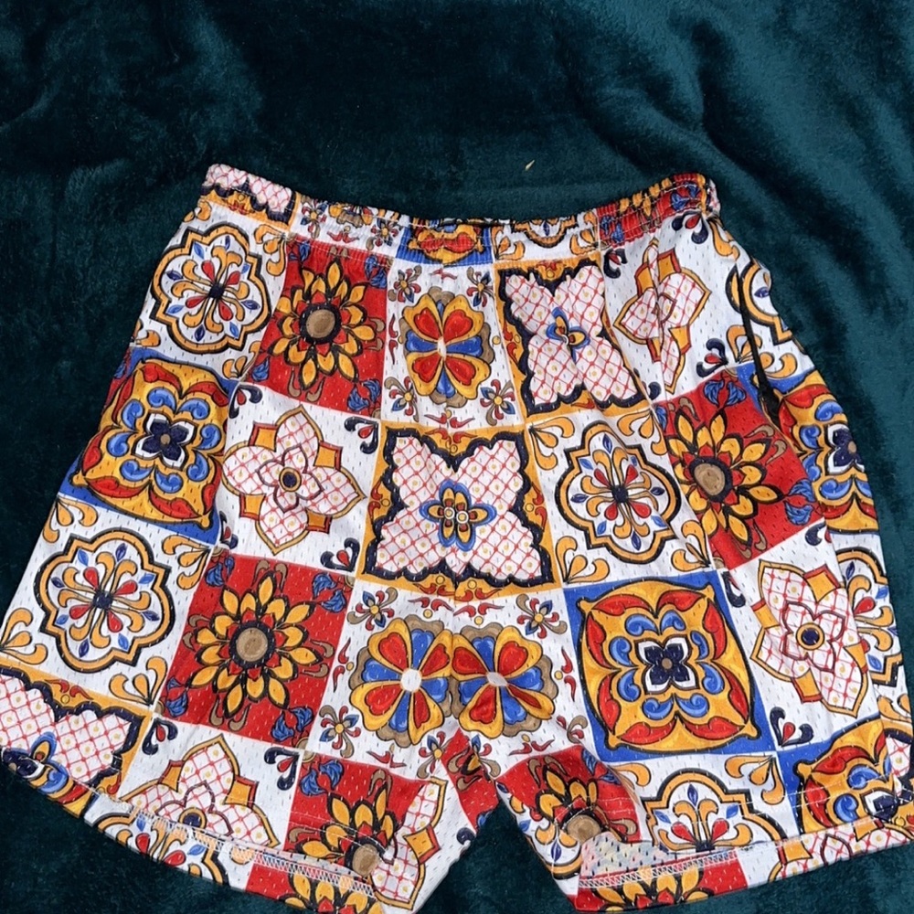 Lost files tile shorts XL